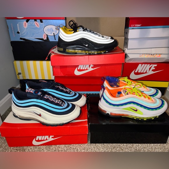 Three pair of LIKE NEW Nike Air Max size 10 - Picture 1 of 15